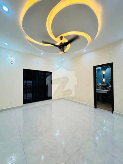 10 Marla Used House For Rent In Bahria Orchard Central Blok