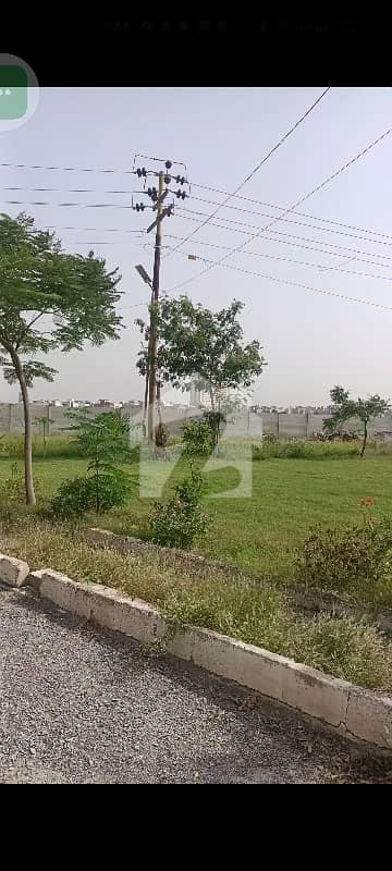 VIP PARK FACING 120 Gaz PIR AHMED ZAMAN TOWN. BLOCK 1
