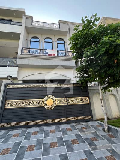 Mpchs Multi Gardens B-17  5 Marla Double Unit House For Sale