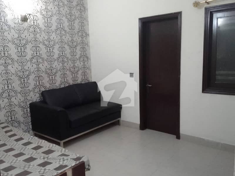 Fully Furnished Room Available For Rent Fully Furnished Room Available For Rent