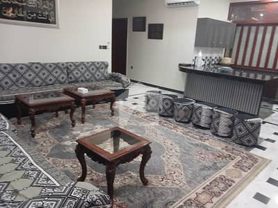 ڈی ۔ 18 اسلام آباد میں 9 کمروں کا 1 کنال مکان 10.0 کروڑ میں برائے فروخت۔