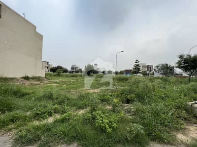 5 Marla Plot At Prime Location Near Park