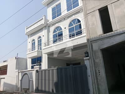 بنی گالہ اسلام آباد میں 4 کمروں کا 7 مرلہ مکان 2.35 کروڑ میں برائے فروخت۔
