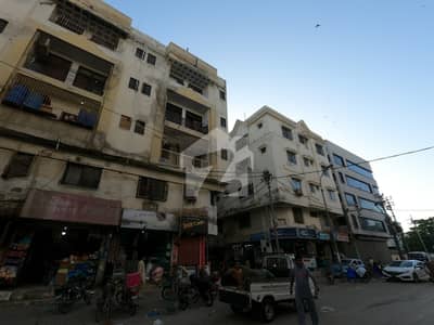 Prime Location 1200 Square Feet Flat Up For sale In Badar Commercial Area