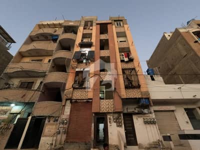 Gorgeous Prime Location 45 Square Yards Flat For sale Available In Allahwala Town - Sector 31-G