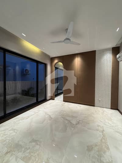 10Marla New Upper Portion For Rent in DHA PHASE 8