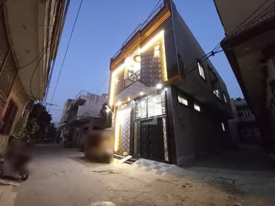 غوثیہ کالونی والٹن روڈ,لاہور میں 4 کمروں کا 4 مرلہ مکان 2.75 کروڑ میں برائے فروخت۔