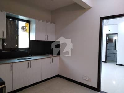 Prime Location Flat For Grabs In 1150 Square Feet Karachi