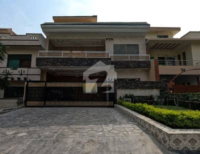 Main Double Road 10 Marla House For sale In The Perfect Location Of G-13
