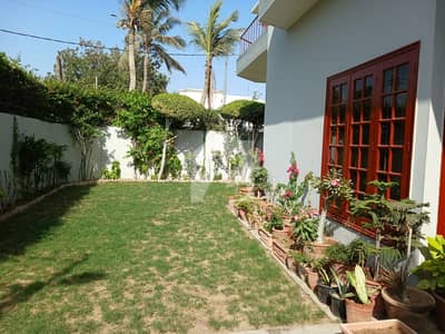 500 Yards 2 Unit 2 + 3 Bedrooms Drawing Lounge Kitchen Powder Room Big Terrace with Lush Green Garden West Open Corner Bungalow available for Sale in Most Prime Location of DHA Phase VI