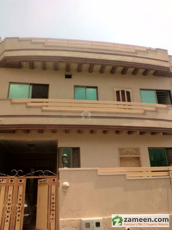 G133 30x60 Upper Portion Available For Rent