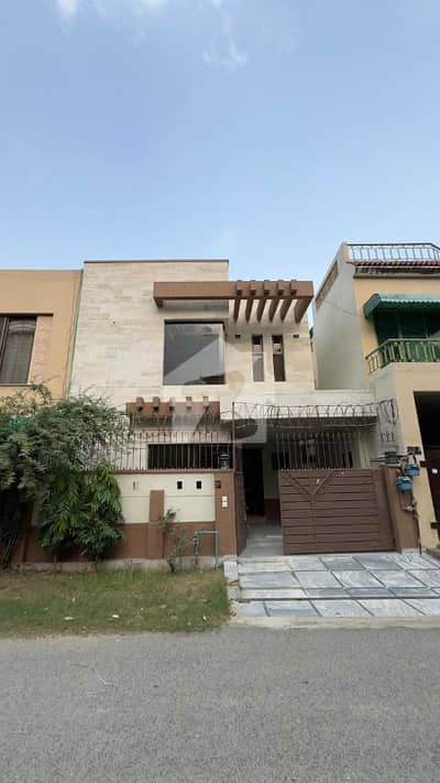 5.5 MARLA Best option for Family Living House in DHA Lahore Phase 3