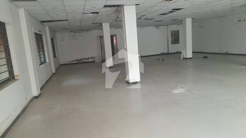 جوہر ٹاؤن لاہور میں 1 کنال Studio عمارت 12.5 لاکھ میں کرایہ پر دستیاب ہے۔ جوہر ٹاؤن لاہور میں 1 کنال Studio عمارت 12.5 لاکھ میں کرایہ پر دستیاب ہے۔