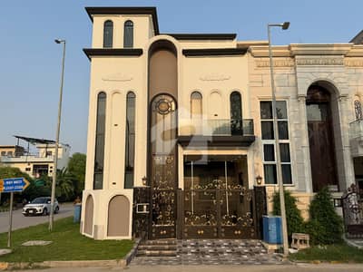 سٹی ہاؤسنگ سوسائٹی گوجرانوالہ میں 4 کمروں کا 5 مرلہ مکان 2.65 کروڑ میں برائے فروخت۔