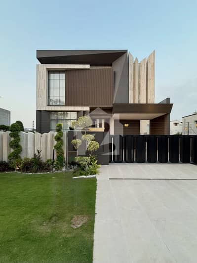 10 Marla House For Rent in Phase 8 Air avinue DHA Lahore
