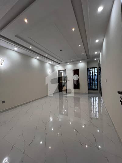 1 Kanal Portion Available For Rent Gas Available LDA Avenue