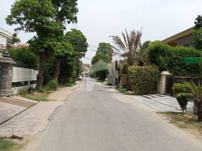 ڈی ایچ اے فیز 2 - بلاک ایس ڈی ایچ اے فیز 2,ڈی ایچ اے ڈیفینس,لاہور میں 5 کمروں کا 1 کنال مکان 6.1 کروڑ میں برائے فروخت۔ ڈی ایچ اے فیز 2 - بلاک ایس ڈی ایچ اے فیز 2,ڈی ایچ اے ڈیفینس,لاہور میں 5 کمروں کا 1 کنال مکان 6.1 کروڑ میں برائے فروخت۔