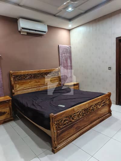 10 Marla Furnished Upper Portion for Rent | 2 Beds | Park Facing | Hussain Block | Gas Available 10 Marla Furnished Upper Portion for Rent | 2 Beds | Park Facing | Hussain Block | Gas Available