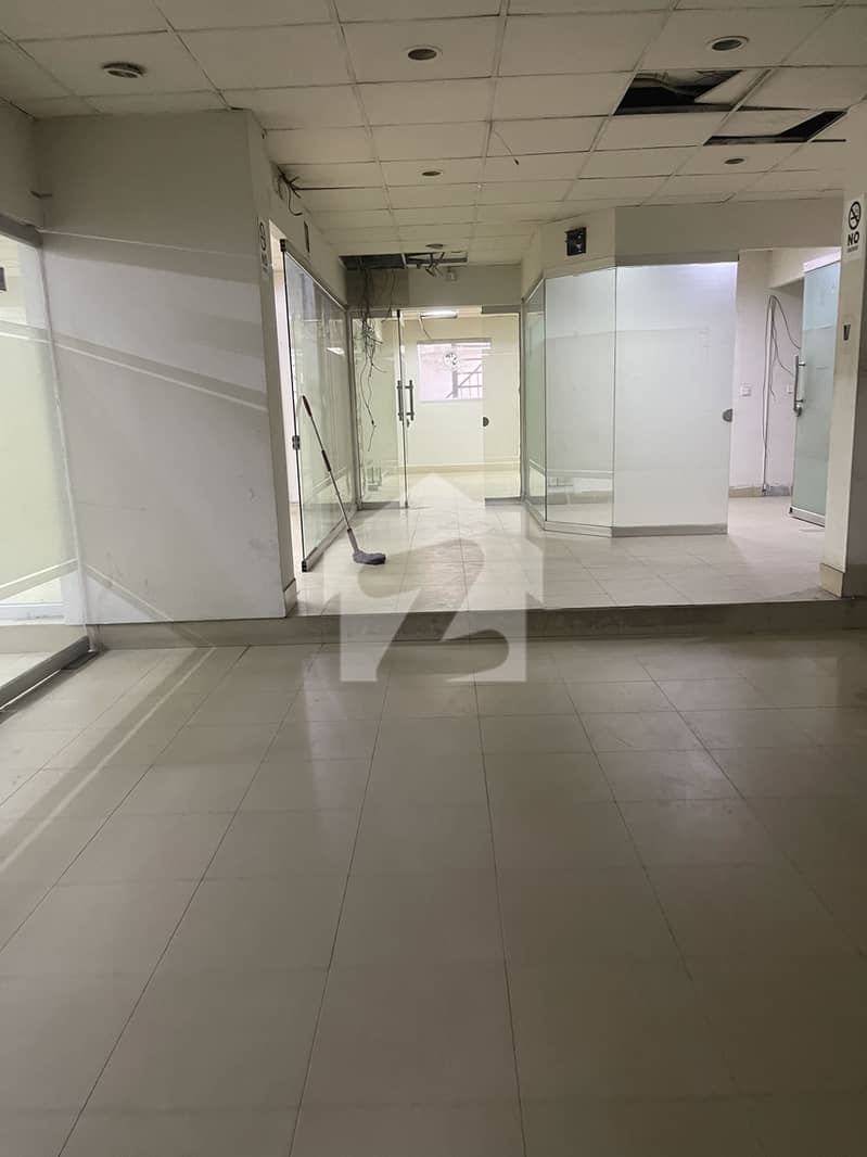 30000 Sqt Covered Area Main Gulberg 30000 Sqt Covered Area Main Gulberg