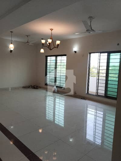 10 Marla 3 Bed Apartment Available For Sale In Askari 11 Lahore