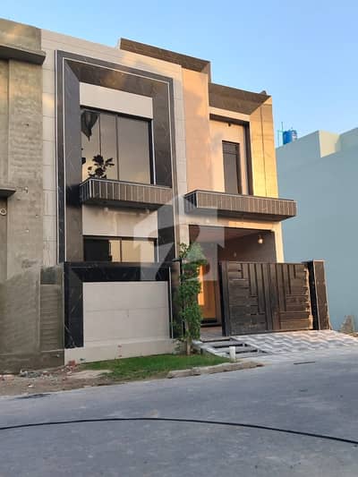Center Park Housing Scheme 5 Marla Brand New House Available For Sale In Bank Lon