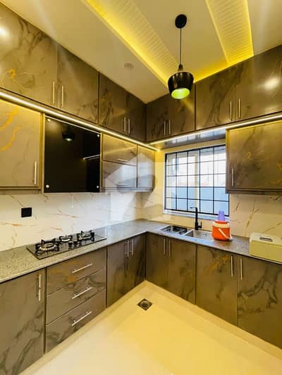 5 marhla UPER or LOWER Each portion available for rent VVIP LOCTION house neat and clean for urgent shifting lower portion rent demand 60 k only & Uper 55 k