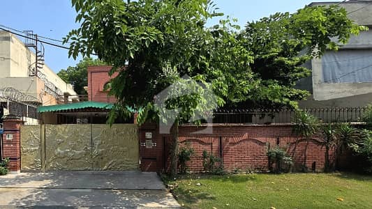 1 KANAL PREMIUM HOUSE FOR SALE in Cavalry Ground