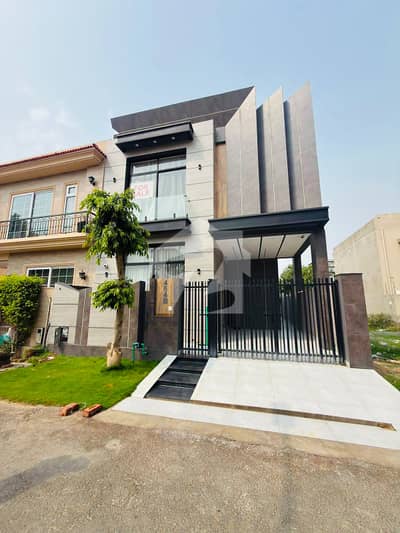 5 Marla House For Sale In DHA 9 Town 3 Bedrooms | 4 Washrooms | Prime