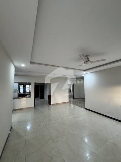 B17 20 Marla Full House For Rent In B Block Near To Merkaz Masjid And Park Gass Pani All Fasilties Avialbe