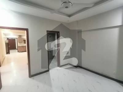 ای ۔ 11 اسلام آباد میں 3 کمروں کا 8 مرلہ فلیٹ 2.1 کروڑ میں برائے فروخت۔