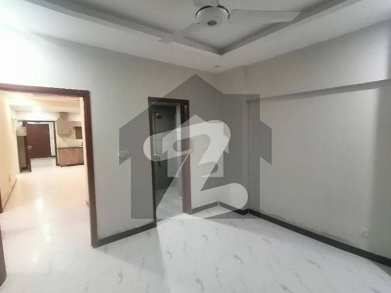 ای ۔ 11 اسلام آباد میں 3 کمروں کا 8 مرلہ فلیٹ 2.1 کروڑ میں برائے فروخت۔ ای ۔ 11 اسلام آباد میں 3 کمروں کا 8 مرلہ فلیٹ 2.1 کروڑ میں برائے فروخت۔