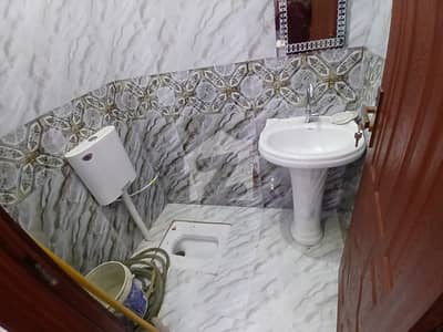 سمن آباد لاہور میں 6 کمروں کا 5 مرلہ مکان 3.25 کروڑ میں برائے فروخت۔