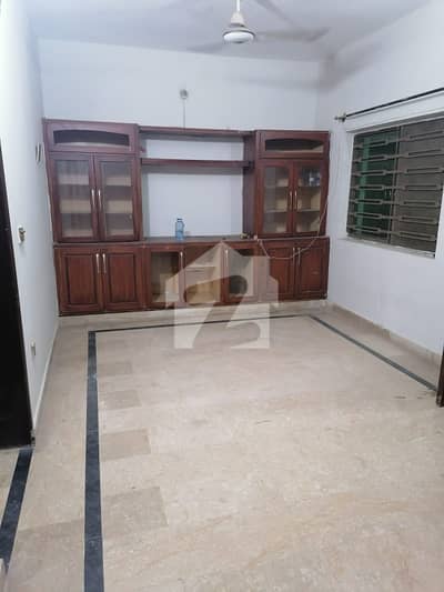 6 MARLA 2ND PORTION CORNER HOUSE FOR RENT
