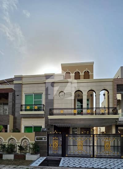 10 Marla Ultra Modern House for Sale in Ghaznavi Block at Reasonable Price zameen. com