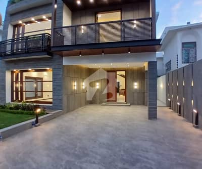JUST LIKE BRAND NEW MODISH HOUSE AT DHA Phase 5.