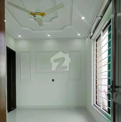 Highly-Desirable 10 Marla Upper Portion Available In Top City 1 - Block D