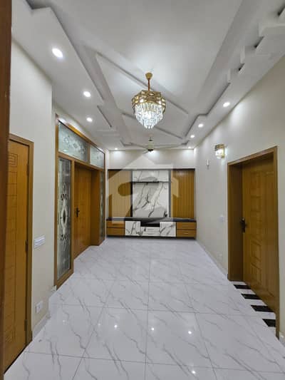 5 MARLA TRIPPLE STORY BRAND NEW HOUSE IN SUNNY PARK NEAR TO 150 FEAT PINE AVENUE ROAD