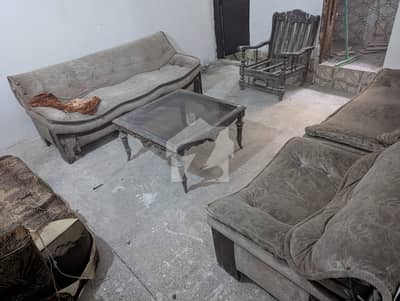 Fully Furnished Upper Portion For Rent Insustrial Area