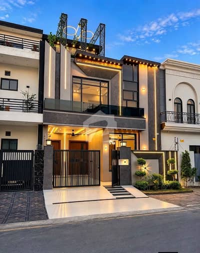 Central park BB block most beautiful and Solid Construction House available for sale Most demanding Top notch Location elegant house gAs pani bijle available . . .