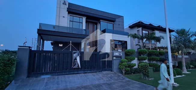 Modern 1 Kanal House For Sale In DHA Phase 7 Just Call And Book A Visit