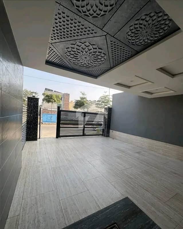 کینال روڈ فیصل آباد میں 7 کمروں کا 1 کنال مکان 4.2 لاکھ میں کرایہ پر دستیاب ہے۔ کینال روڈ فیصل آباد میں 7 کمروں کا 1 کنال مکان 4.2 لاکھ میں کرایہ پر دستیاب ہے۔