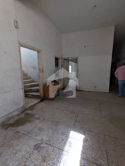 نارتھ ناظم آباد ۔ بلاک ڈی نارتھ ناظم آباد,کراچی میں 10 کمروں کا 1 کنال مکان 5.5 لاکھ میں کرایہ پر دستیاب ہے۔ نارتھ ناظم آباد ۔ بلاک ڈی نارتھ ناظم آباد,کراچی میں 10 کمروں کا 1 کنال مکان 5.5 لاکھ میں کرایہ پر دستیاب ہے۔