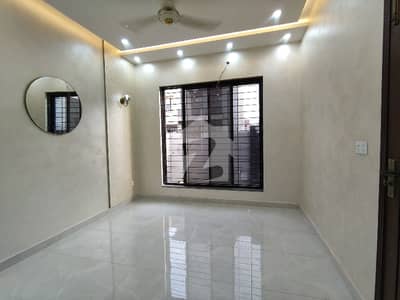 5 MARLA BRAND NEW HOUSE AVAILABLE FOR SALE