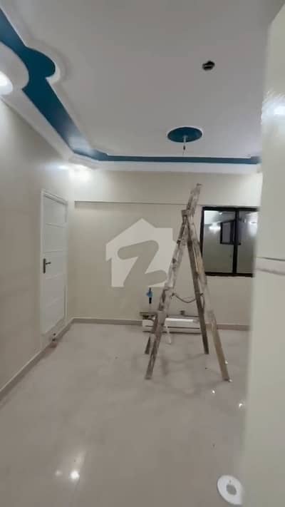 کلفٹن ۔ بلاک 3 کلفٹن,کراچی میں 3 کمروں کا 8 مرلہ فلیٹ 1.95 لاکھ میں کرایہ پر دستیاب ہے۔