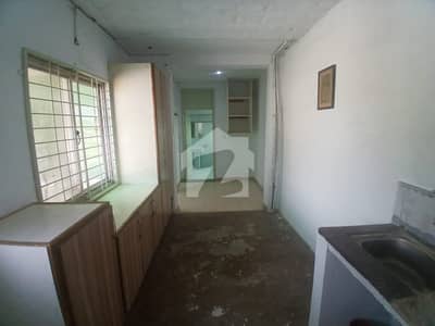 Modal TOWN LINK ROAD 2ND FLOOR 1 ROOM WITH KITCHEN GIRAJ FOR RENT