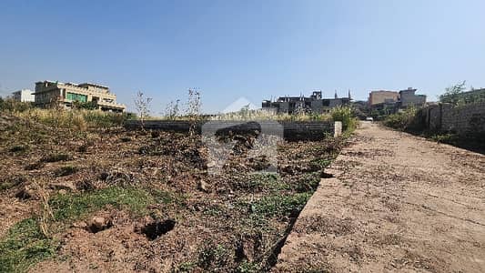 1 Kanal. Plot For Sale Uper Banigala Near To Comercial. Ideal Location,