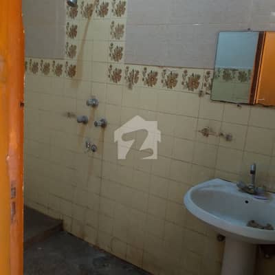 full house available for rent in g10