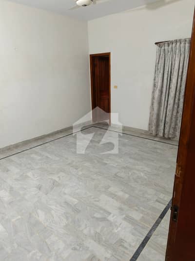 Rent 240 yards independent house one unit Near continental bakery