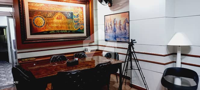 1000 SQUARE FEET OFFICE AVAILABLE FOR RENT AT SUSN ROAD FAISALABD