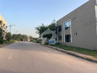 بحریہ انکلیو - سیکٹر بی2 بحریہ انکلیو,بحریہ ٹاؤن,اسلام آباد میں 5 مرلہ کمرشل پلاٹ 2.8 کروڑ میں برائے فروخت۔